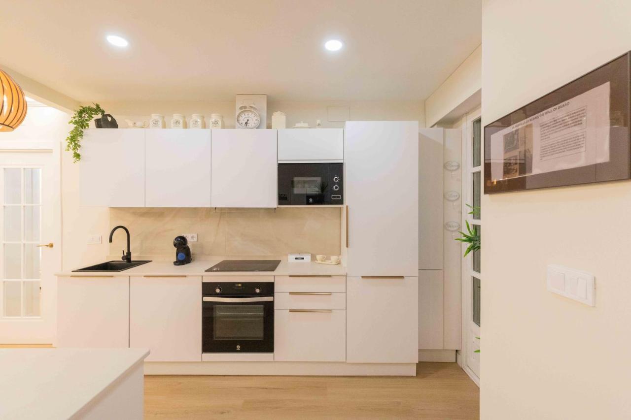 Apartament Bilbao Chic Barrena Old Town Zewnętrze zdjęcie
